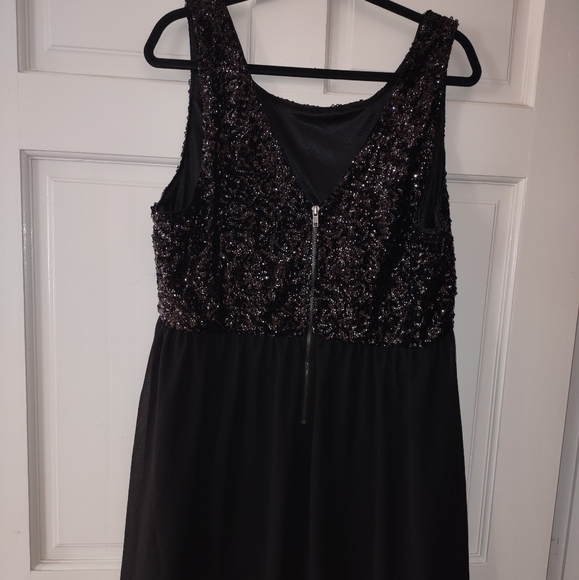 Black sequin dress - Picture 2 of 4